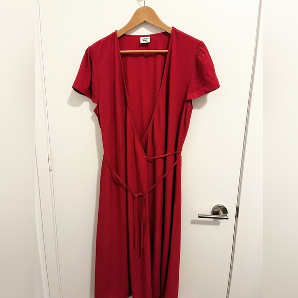 Aritzia Sunday Best Red Wrap Dress Size Large - Picture 1 of 3
